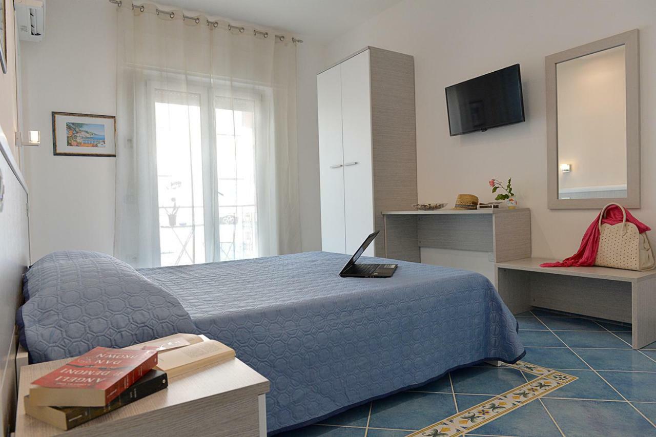 Bed and Breakfast Acquamarine Maiori Amalfi Coast Exterior foto